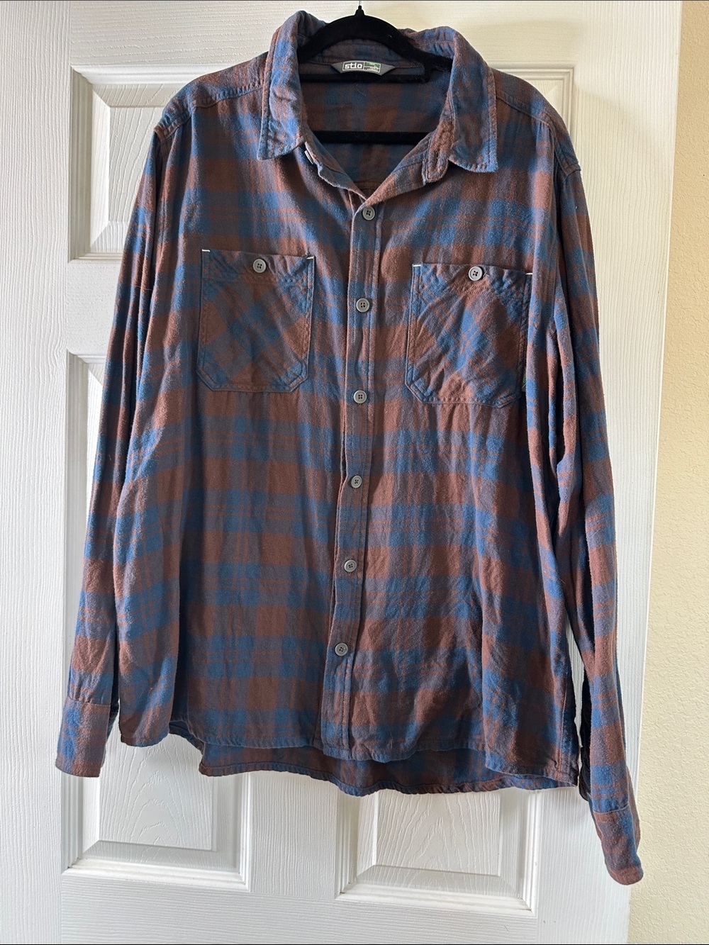 Stio Men's Rust Brown and Slate Blue Plaid Shirt Jacket